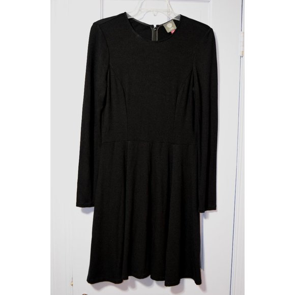 Vince Camuto Dresses & Skirts - Vince Camuto Black Dress size 10